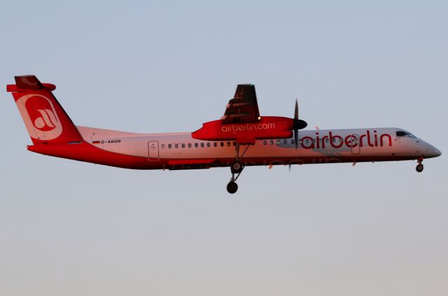 de Havilland Dash 8-400 (D-ABQB)