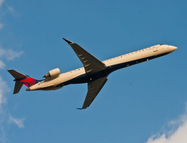 Canadair Regional Jet CRJ-900 (N676CA)