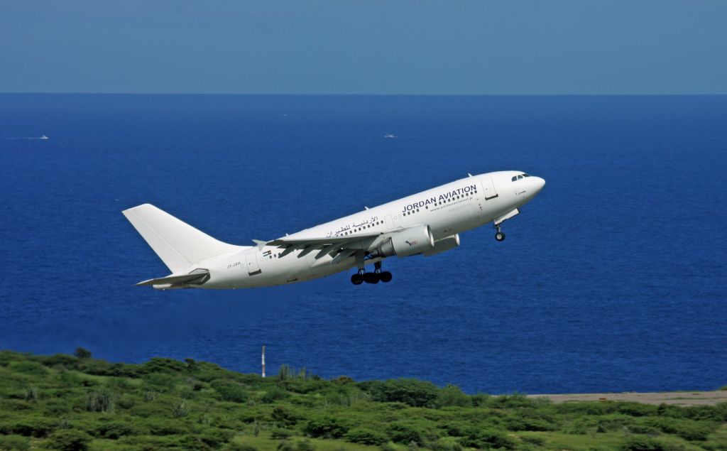 Airbus A310 (JY-JAH)