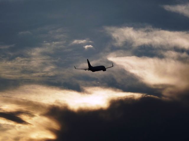 Boeing 737-800 (N556AS) - Just before the rains came.