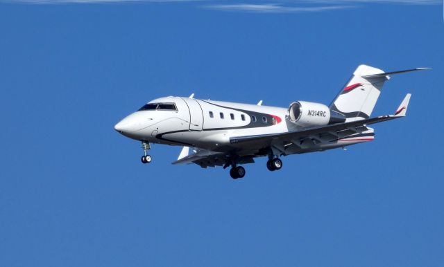 Canadair Challenger (N314RC) - On final is this 1998 Bombardier Canadair Challenger  600 in the Winter of 2019.