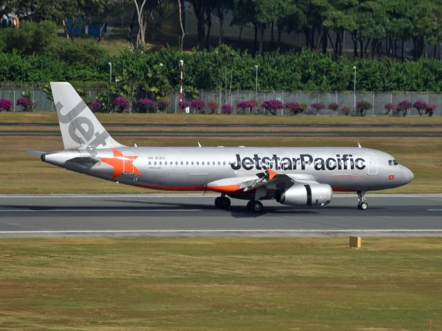 Airbus A320 (VN-A563)