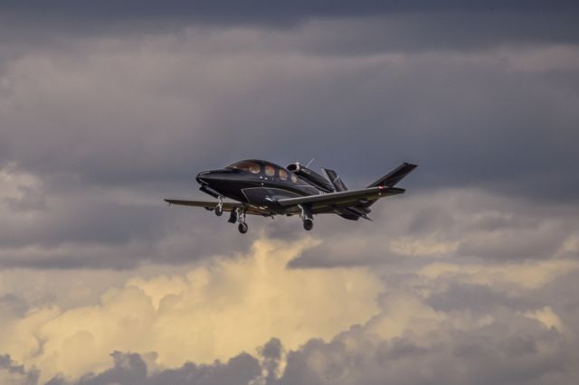 Cirrus Vision SF50 (N575SM)