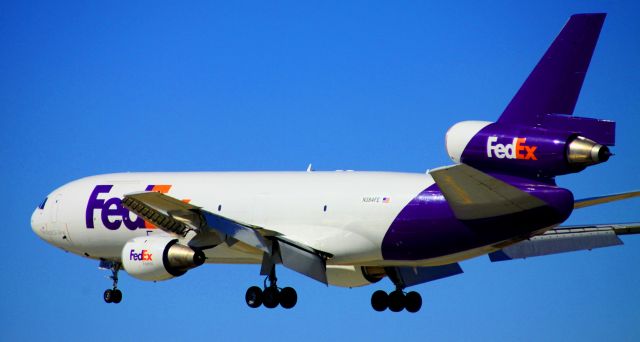 McDonnell Douglas DC-10 (N384FE) - Landing 30L