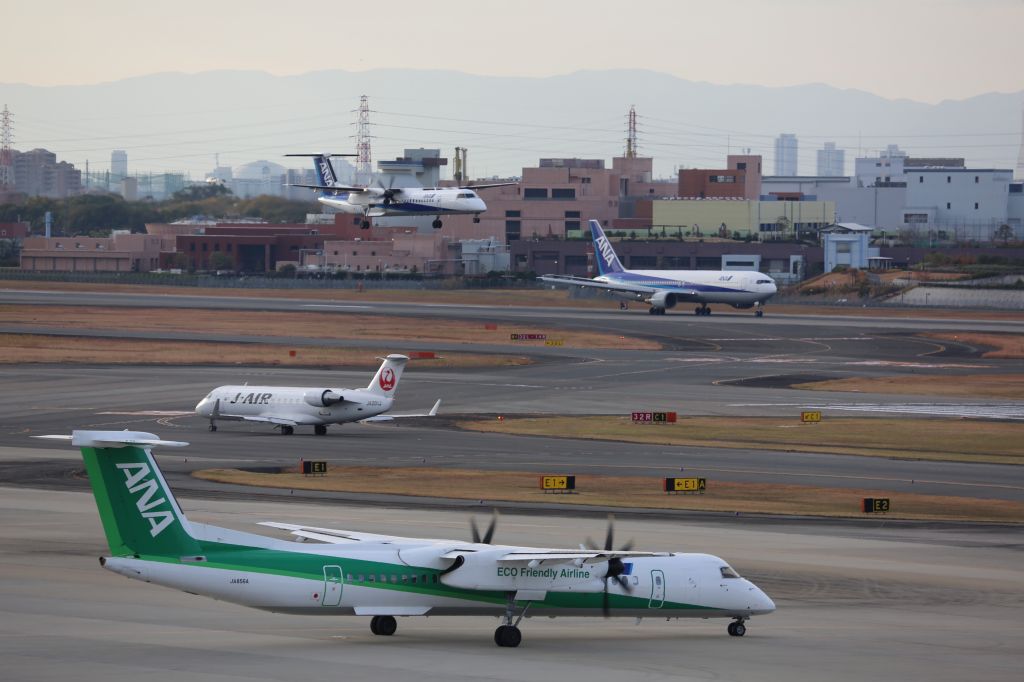 de Havilland Dash 8-400 (JA856A)