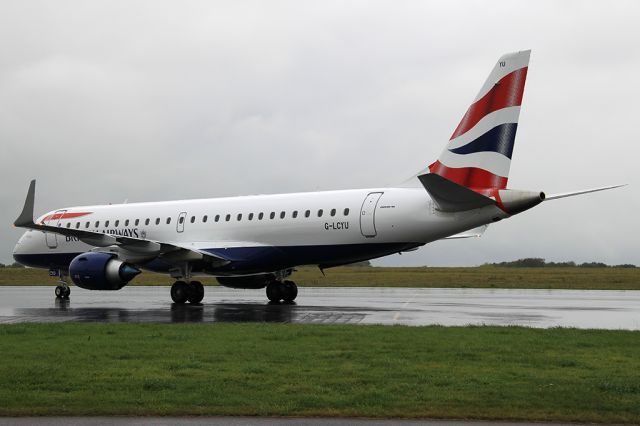 Embraer ERJ-190 (G-LCYU)