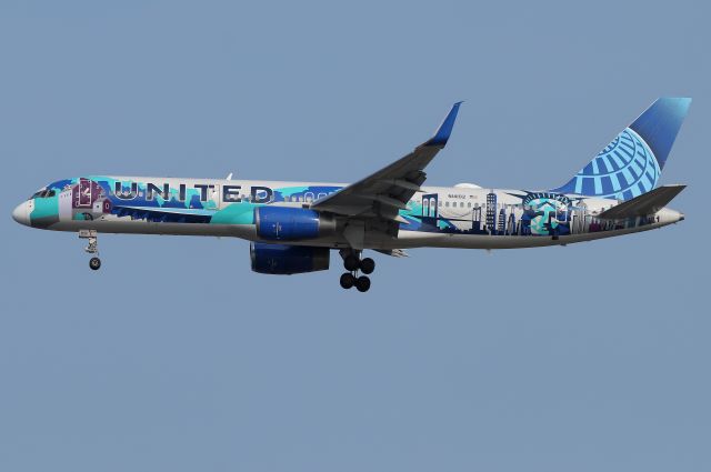 Boeing 757-200 (N14102) - United's 'Her Art Here - New York/New Jersey' special livery arriving from San Francisco 