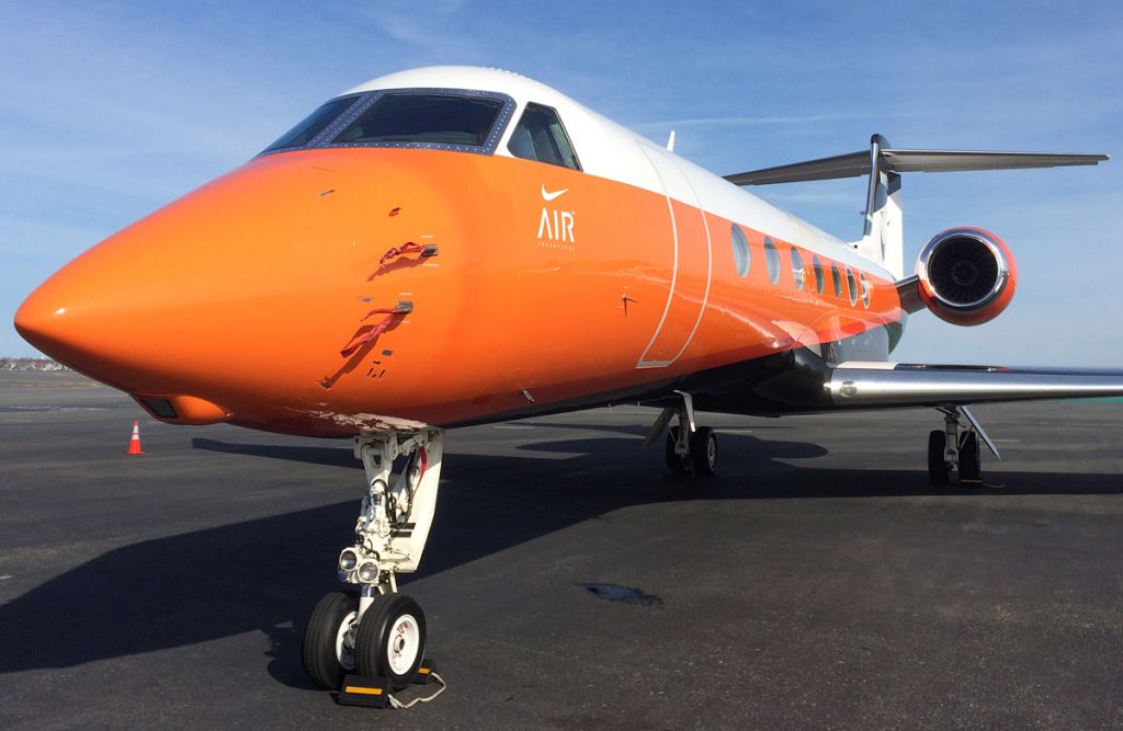 Gulfstream Aerospace Gulfstream V (N1972N) - NIKE AIR - Close up nose shot !
