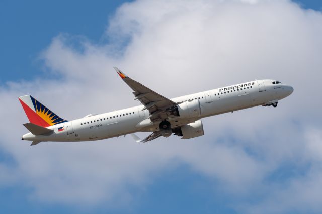 Airbus A321neo (RP-C9936) - Airbus A321-271 Neo cn 8619. Philippenes Airlines RP-C9936 final runway 21 departure YPPH 17 June 2023