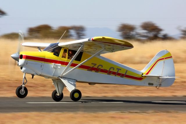 Piper PA-22 Tri-Pacer (ZS-CTJ)