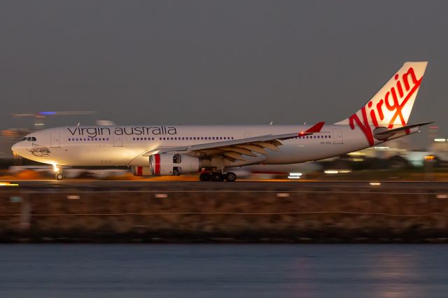 Airbus A330-200 (VH-XFG) - VA556/VOZ556 fr. PER Perth. SYD/YSSY 05/07/2018