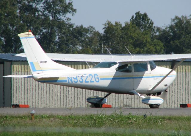 Cessna Skylane (N9322G) - Just landed at Downtown Shreveport.