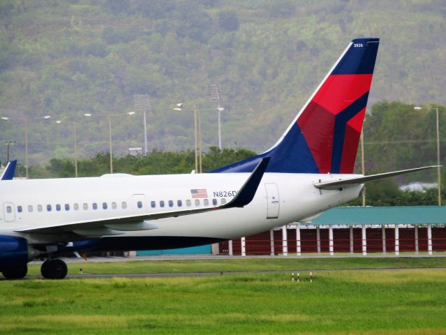 Boeing 737-900 (N826DN)