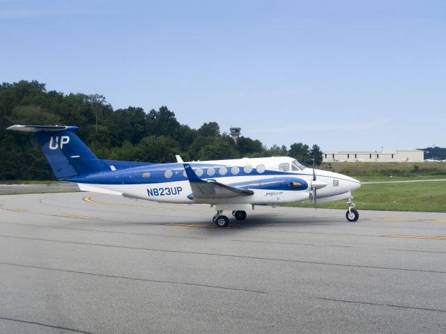 Beechcraft Super King Air 350 (N823UP) - 21 AUGUST 2015 | runway 34.