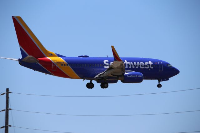Boeing 737-700 (N712SW)