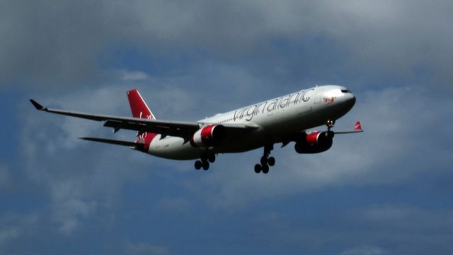 Airbus A330-300 (G-VGEM)