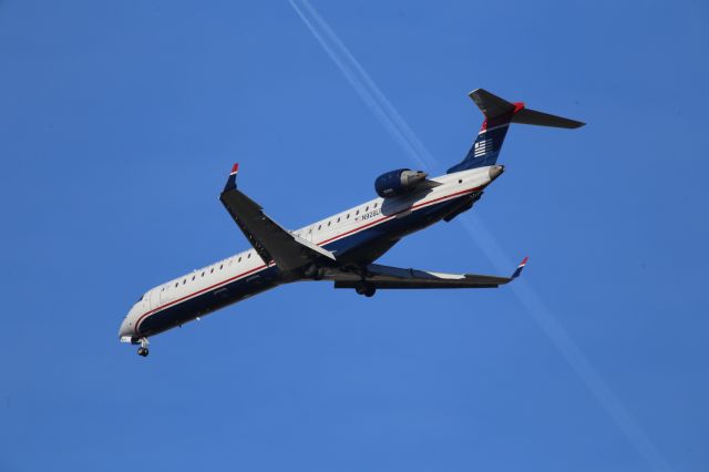 Canadair Regional Jet CRJ-900 (N928LR)