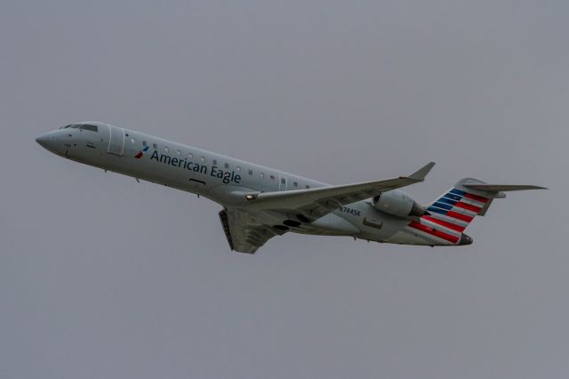 Canadair Regional Jet CRJ-700 (N744SK)