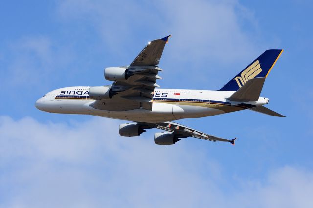 Airbus A380-800 (9V-SKT)