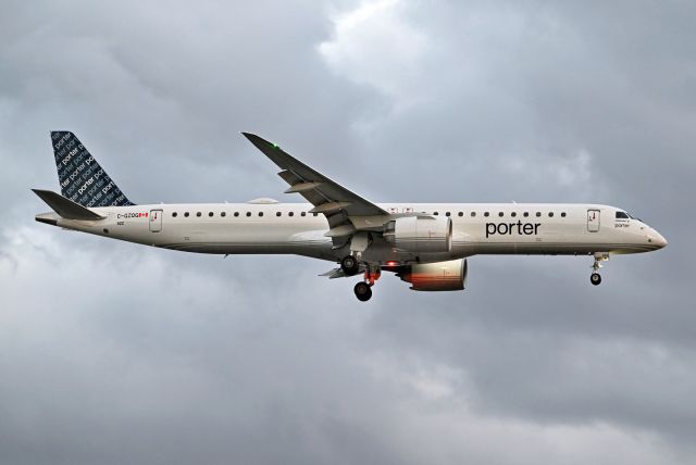EMBRAER ERJ-190-400 (C-GZQG)