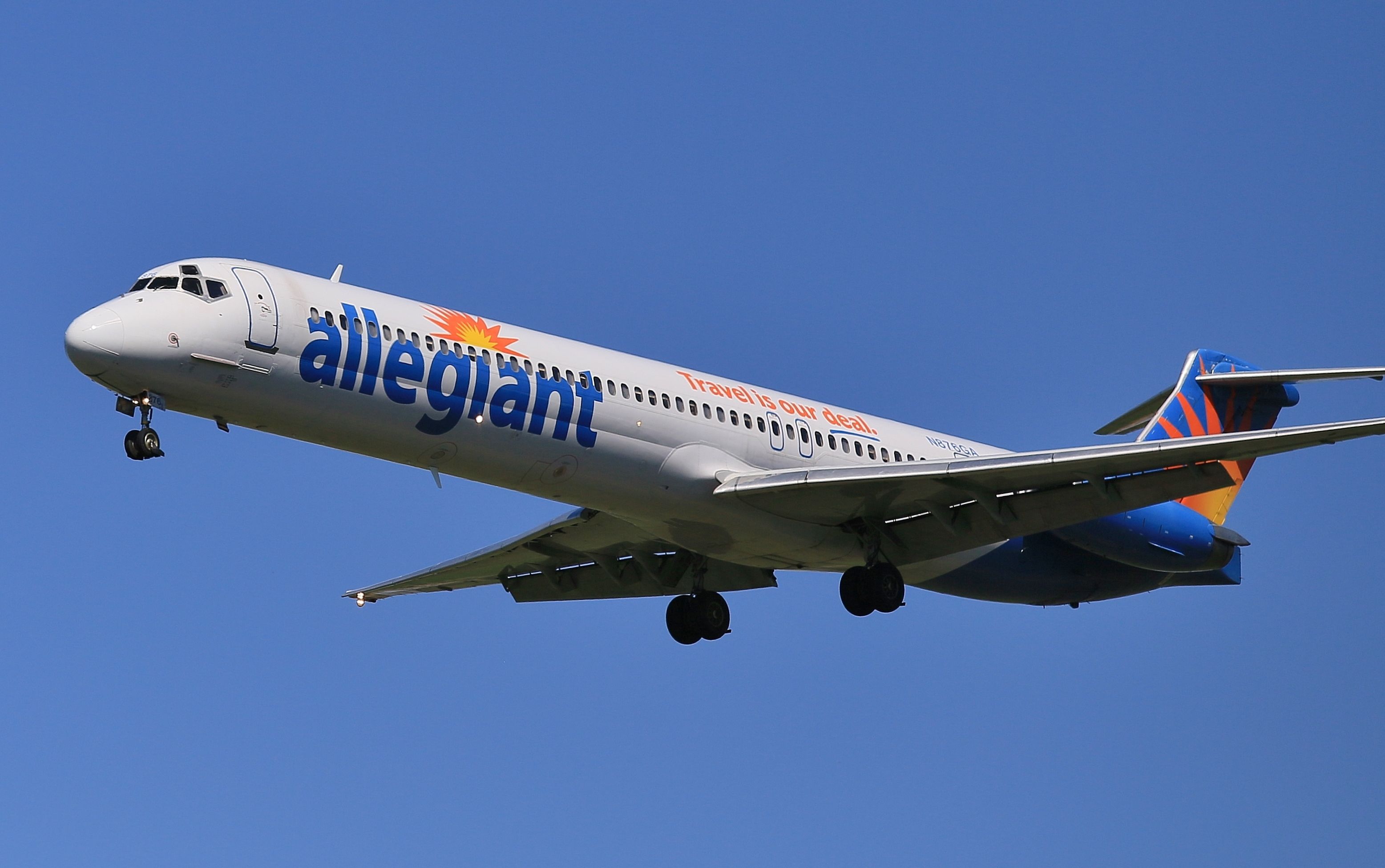 McDonnell Douglas MD-83 (N876GA) - Approaching 29R at SCK