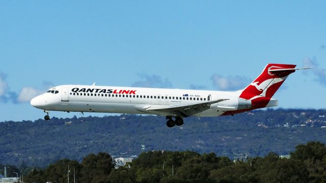 Boeing 717-200 (VH-NXG) - Boeing 717-2K9. QLK VH-NXG final rwy 03 YPPH 230618.