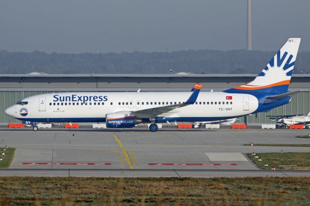 Boeing 737-800 (TC-SNT)