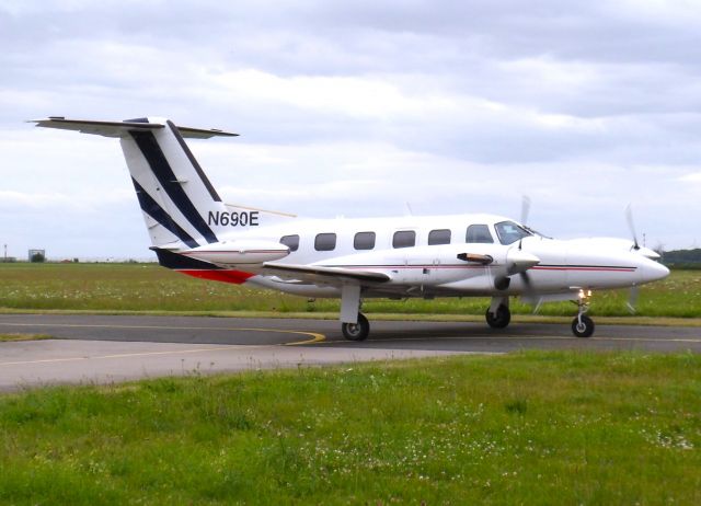 Piper Cheyenne 3 (N690E)