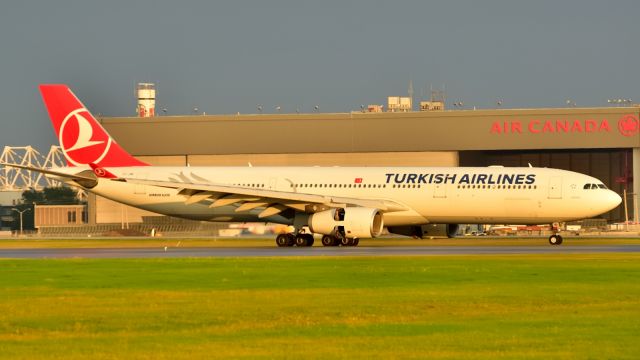 Airbus A330-300 (TC-JNI)