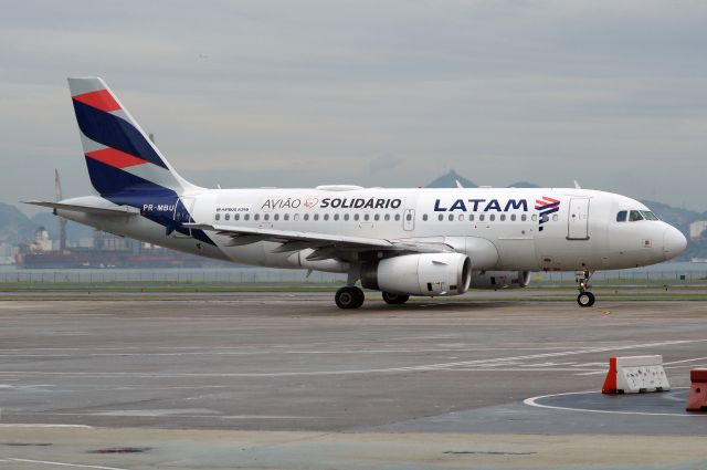 Airbus A319 (PR-MBU)