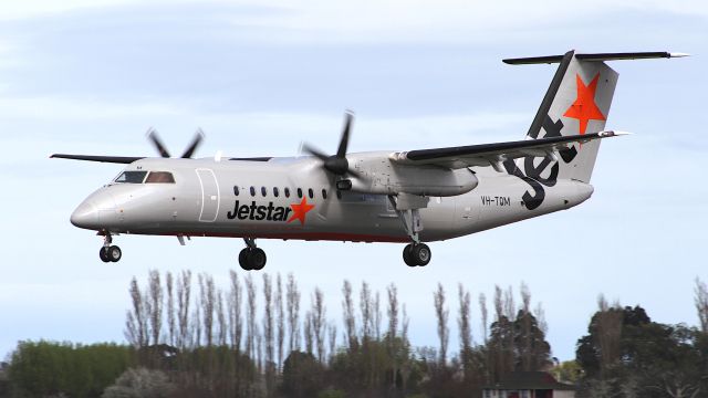 de Havilland Dash 8-300 (VH-TQM)