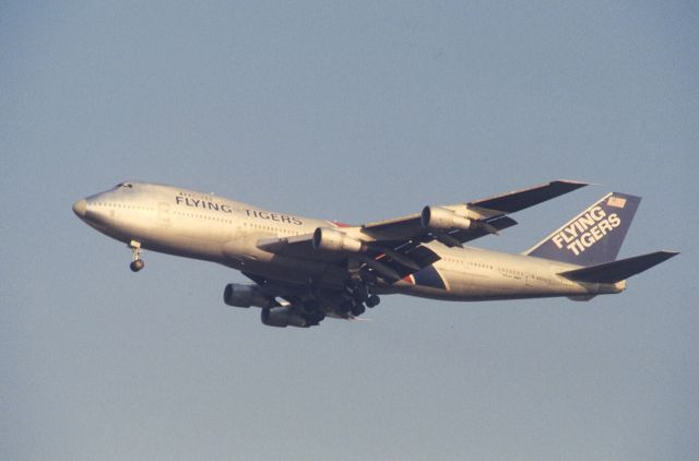 Boeing 747-200 (N805FT) - Final Approach to Narita Intl Airport Rwy34 on 1985/01/20