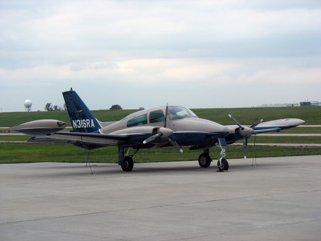 Cessna 310 (N316RA) - A classic, very good looking piston twin.