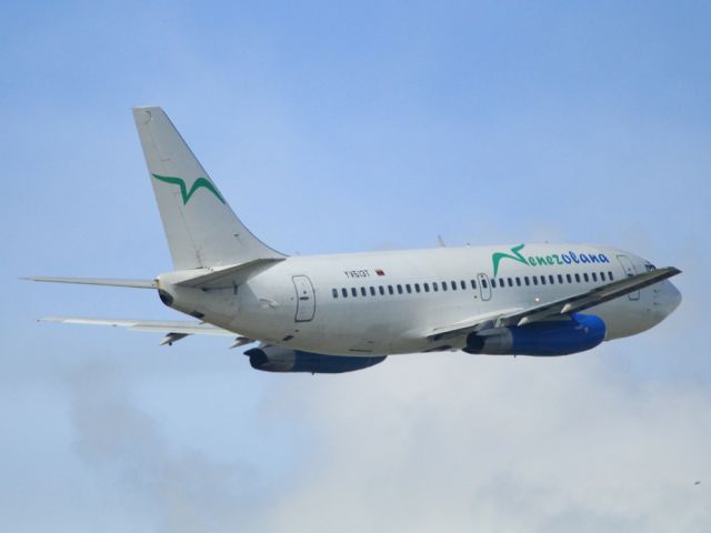 Boeing 737-200 (YV-513T)