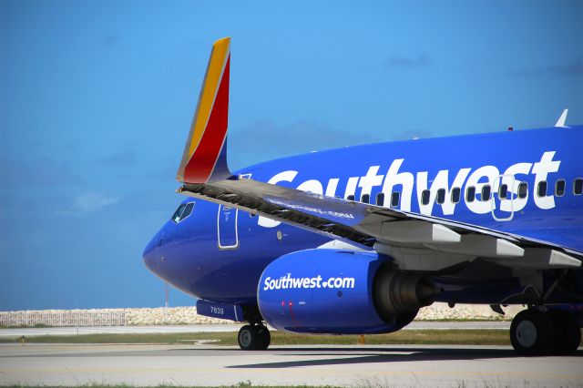 Boeing 737-700 (N7839A)