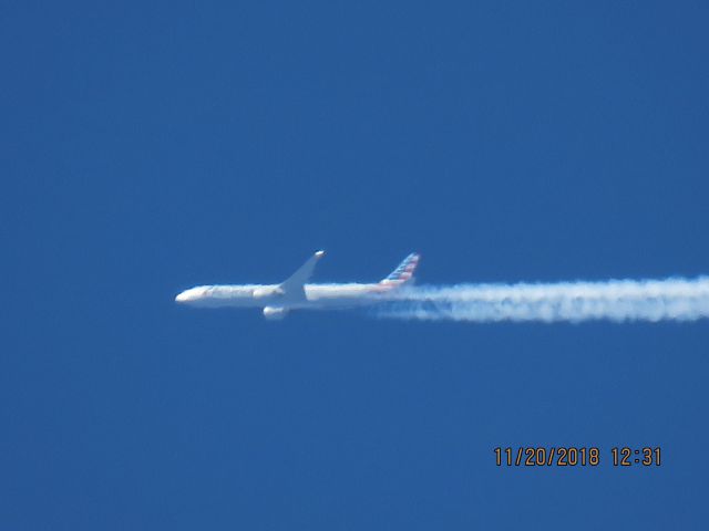 BOEING 777-300ER (N718AN)