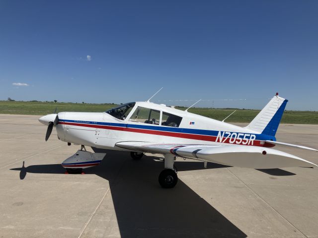 N7055R — - Fuel Stop in El Dorado KS