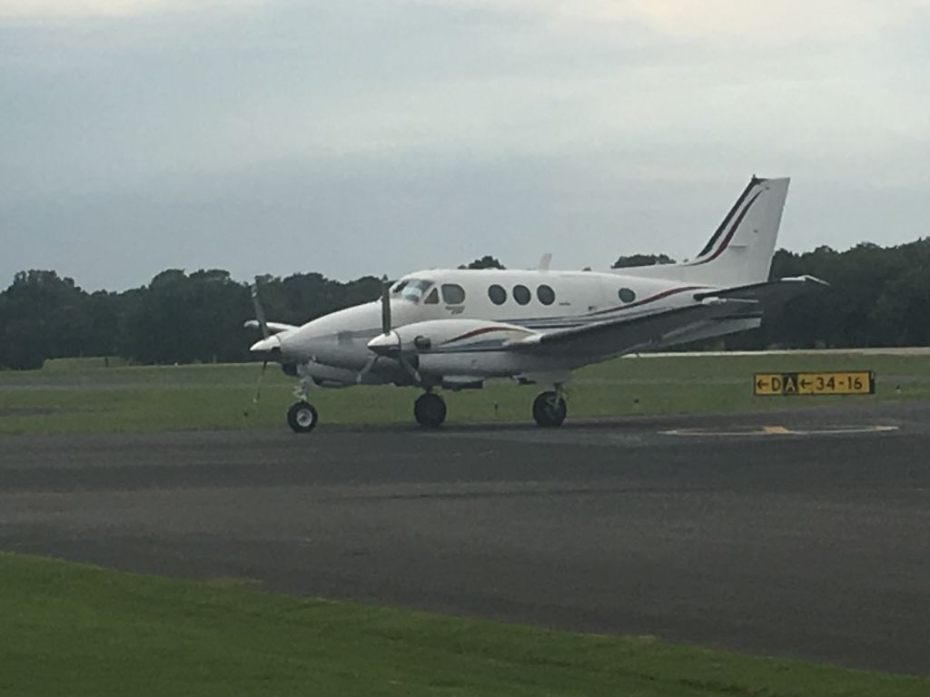 Beechcraft King Air 90 (N114WA)