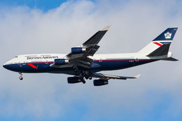 Boeing 747-400 (G-BNLY)