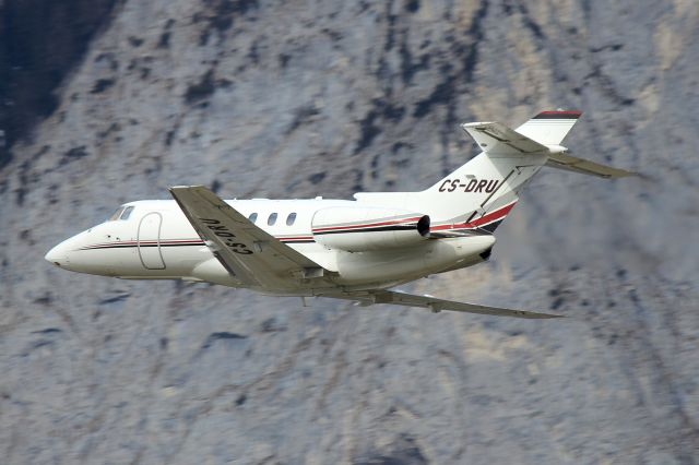 Hawker 800 (CS-DRU)