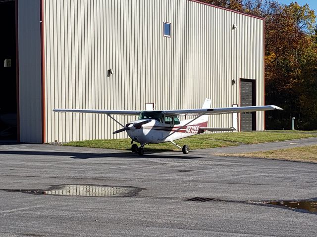 Cessna Skyhawk (N97055) - Parked near a hangar,