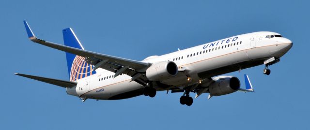 Boeing 737-900 (N66803)