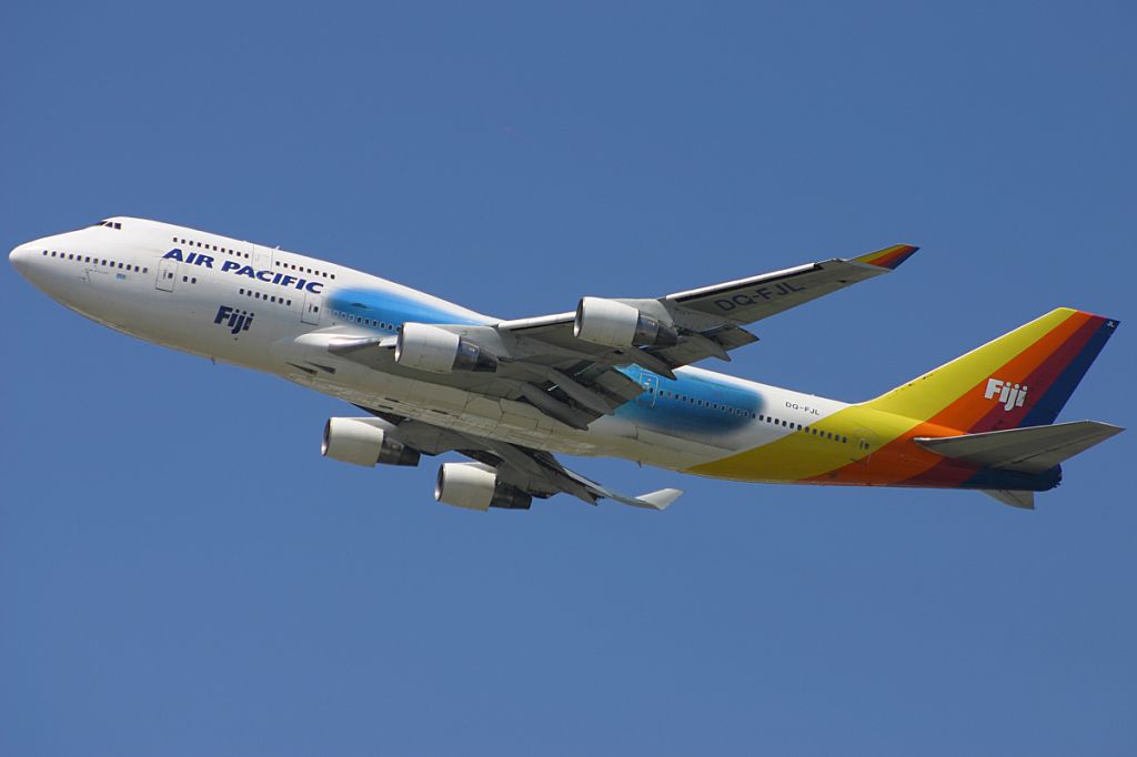 Boeing 747-400 (DQ-FJL)