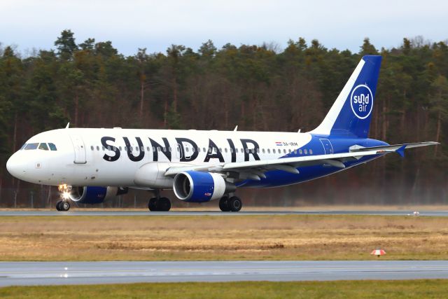 Airbus A320 (9A-IRM)
