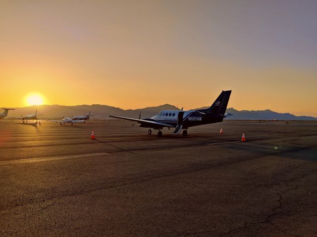 Beechcraft King Air 90 (N591AW)