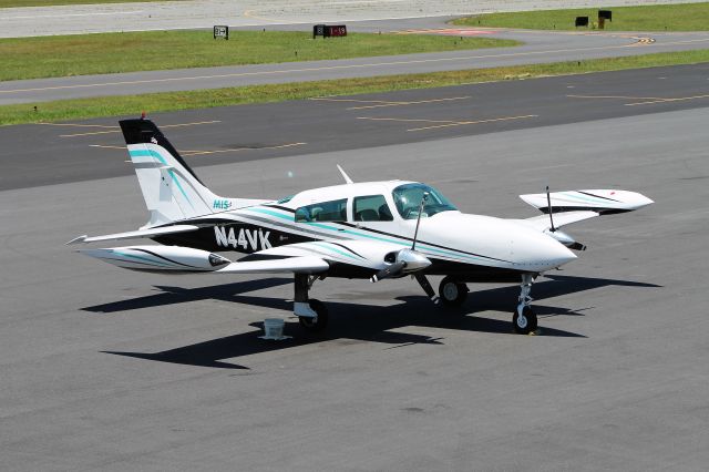 Cessna 310 (N44VK)