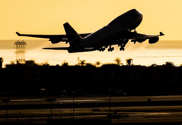 Boeing 747-400 (G-CIVI)