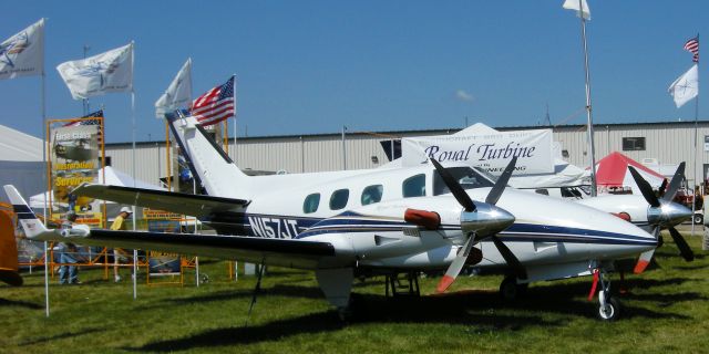 Beechcraft Duke (N157JT)