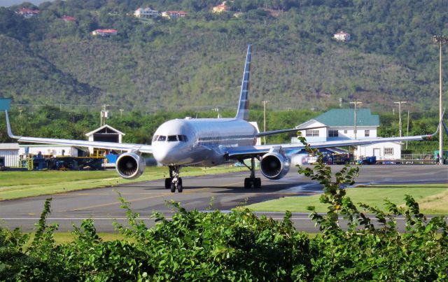 Boeing 757-200 (N175AN)