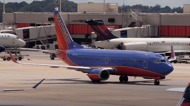 BOEING 737-300 (N387SW)